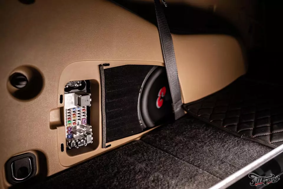 Cadillac Escalade. Постройка аудио системы на топовых музыкальных компонентах и комплексная шумоизоляция.